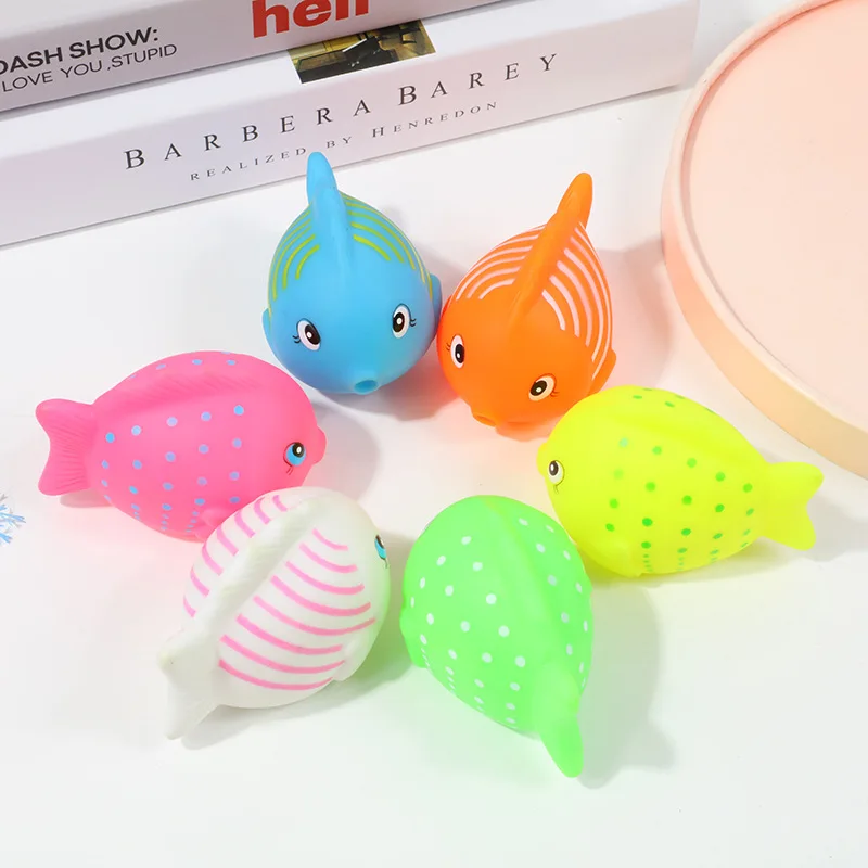 1Pcs HOT Lovely Baby Bath Toys Water Spraying Squeeze Sounding Toys Kids Float Water Tub Rubber Bathroom Play Animals