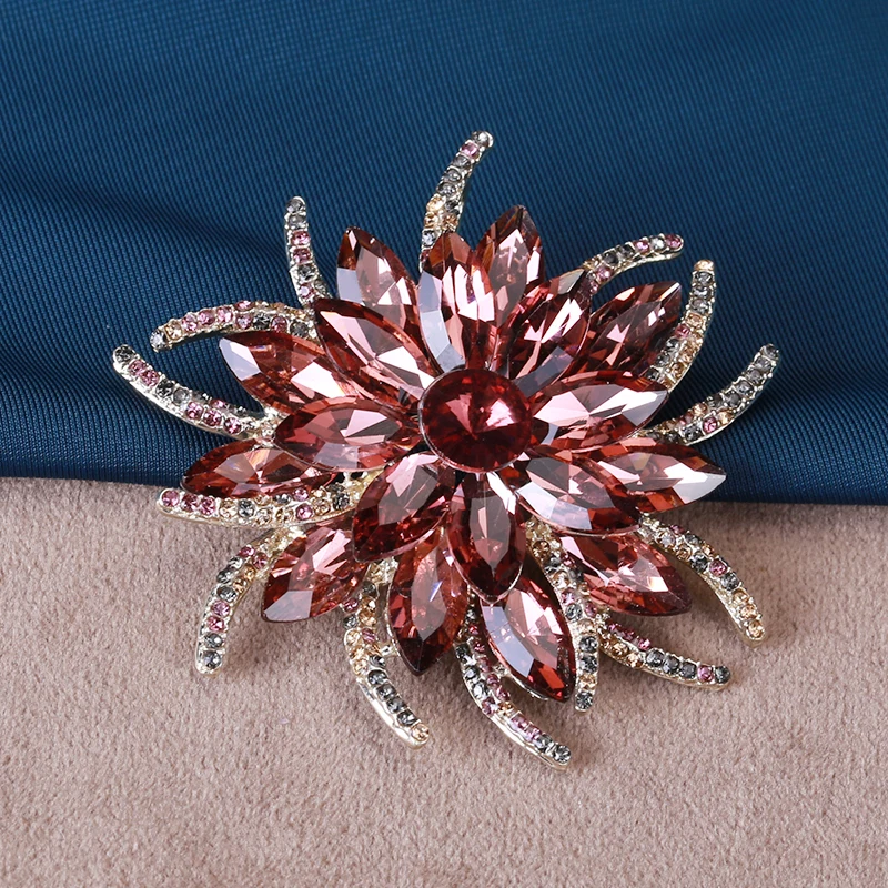 

New Sunflower Brooch Vintage Crystal Simple Corsage