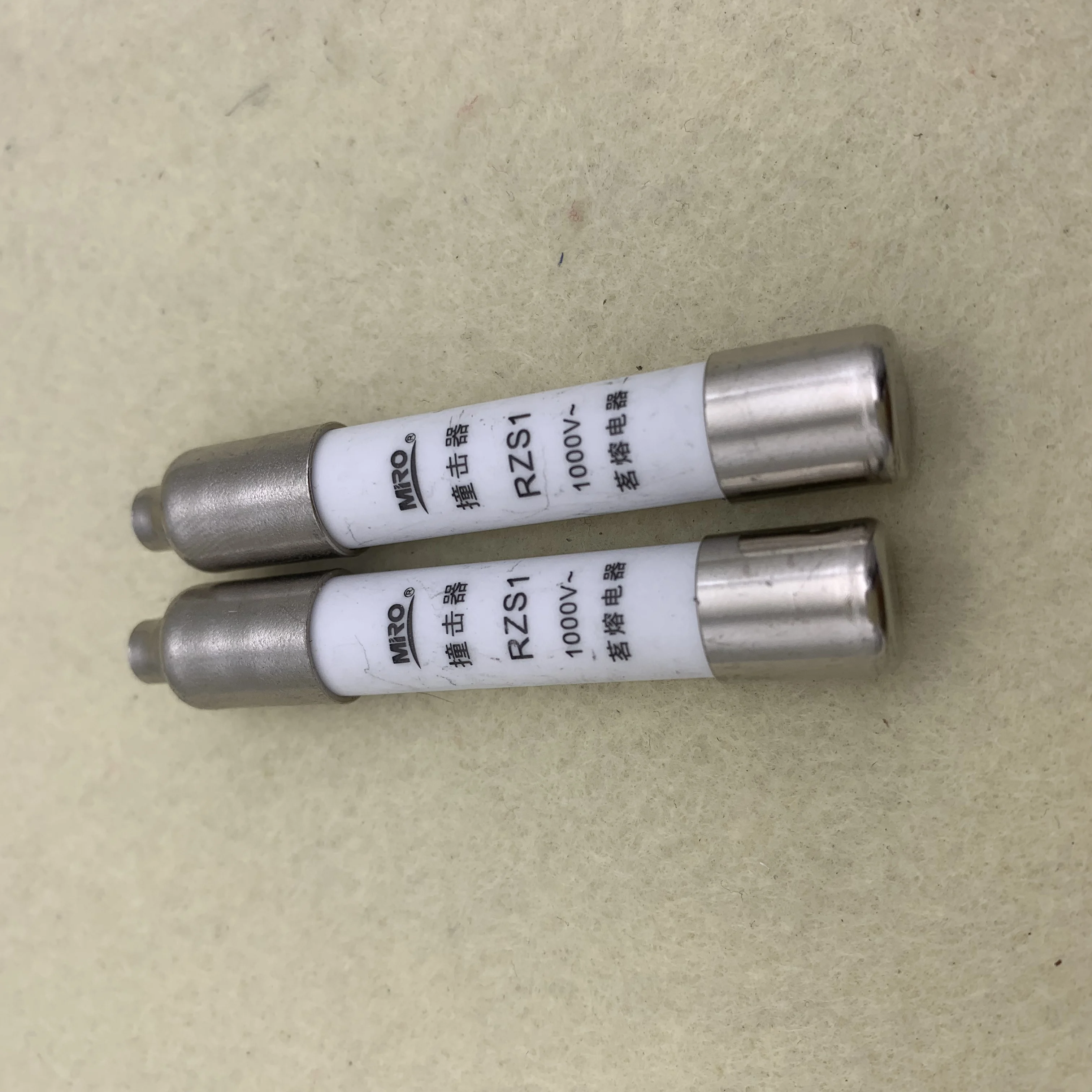 MRO RZS1-1000V alarm impactor annunciator FUSE+BASE -20PCS/LOT | Fuses