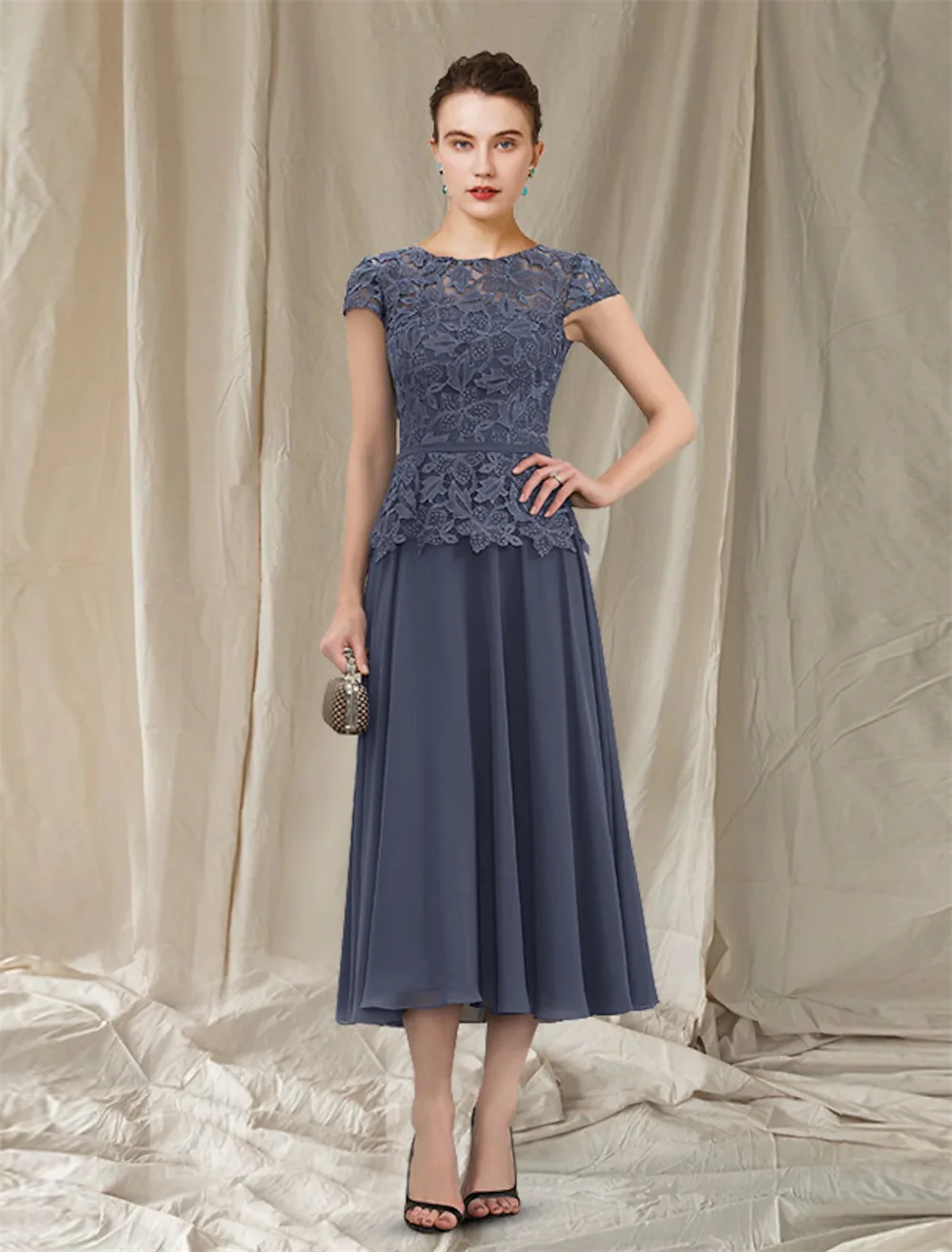 

A-Line Mother of the Bride Dress Elegant Jewel Neck Tea Length Chiffon Lace Short Sleeve with Pleats Appliques 2022 فستان