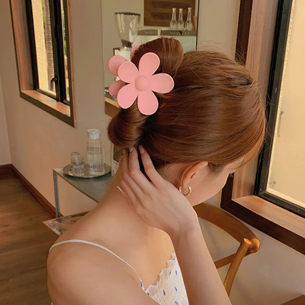 

ArtiLady Flower Claw Clip Fashion Flower Hair Clip for Girls Candy Colors Hair Claws Hairclip Women Headpiece Summer Accessories