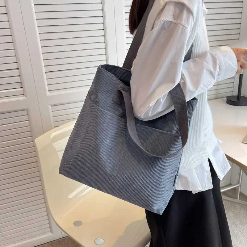 Женская вельветовая сумка на плечо большой вместимости новинка весны 2023 модная