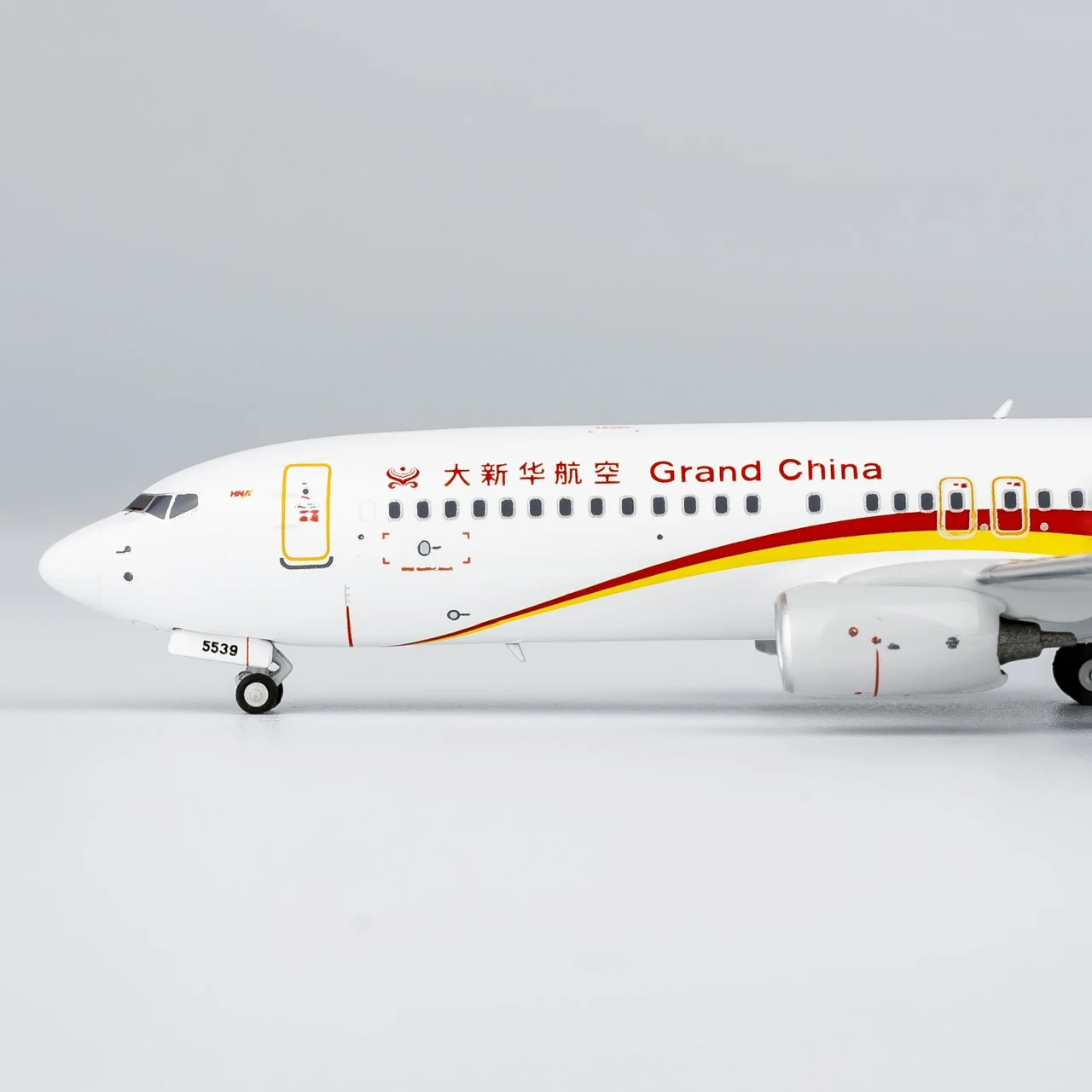 58191 Коллекционный самолет из сплава в подарок модель NG 1:400 Grand China Air Boeing B737-800 литой