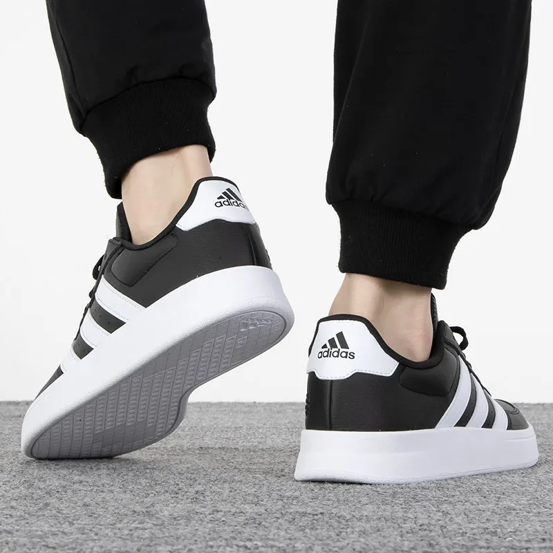 Фото Новые мужские теннисные кроссовки Adidas 2026 HP9425, черно-белые, повседневные №3