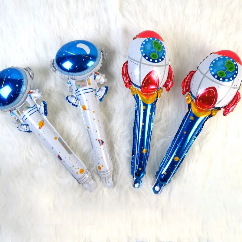 Надувной воздушный шар в космическом пространстве рандомный мультяшный