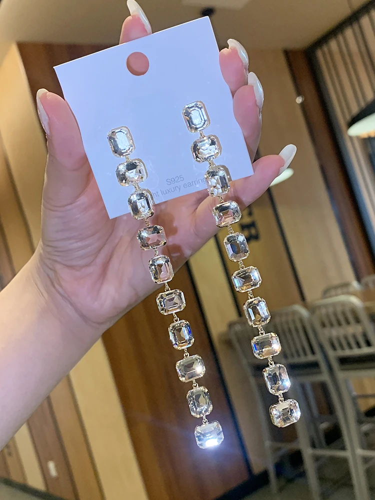 

Elegant Tassel Earrings Women's New Personalized and Exaggerated Earrings Shiny Eardrop Earrings