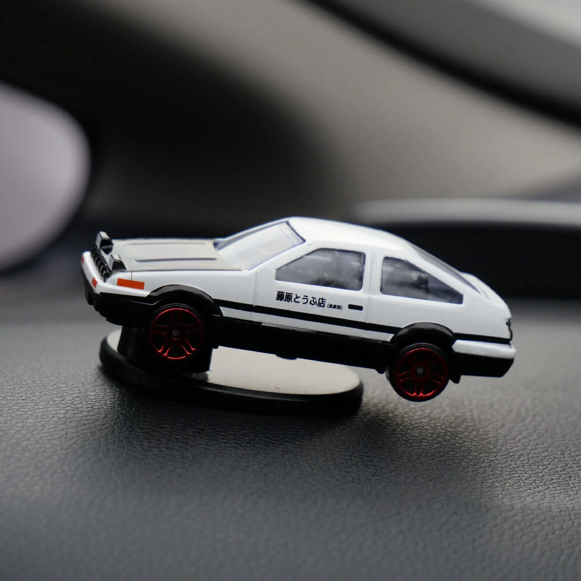 

Украшение для дрифта автомобиля Дрифт Дрифт во время машины превращается Веселое украшение аксессуаров для центральной консоли автомобиля