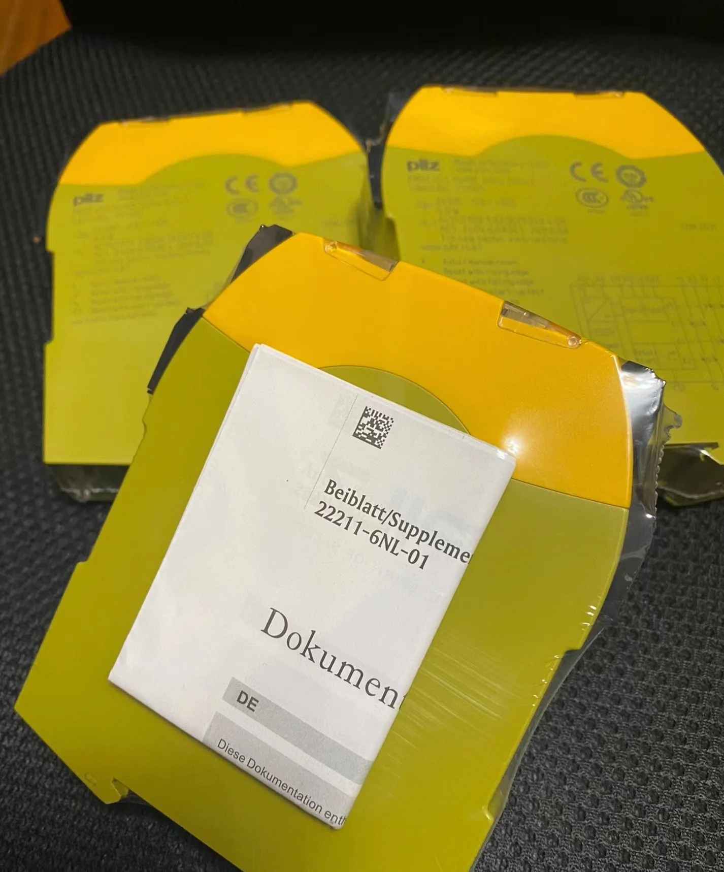 

New 750105 Safety Relay Pil z PNO Z S5 HT 24VDC 2N/O 2N/OT Ident NO. 750105HT