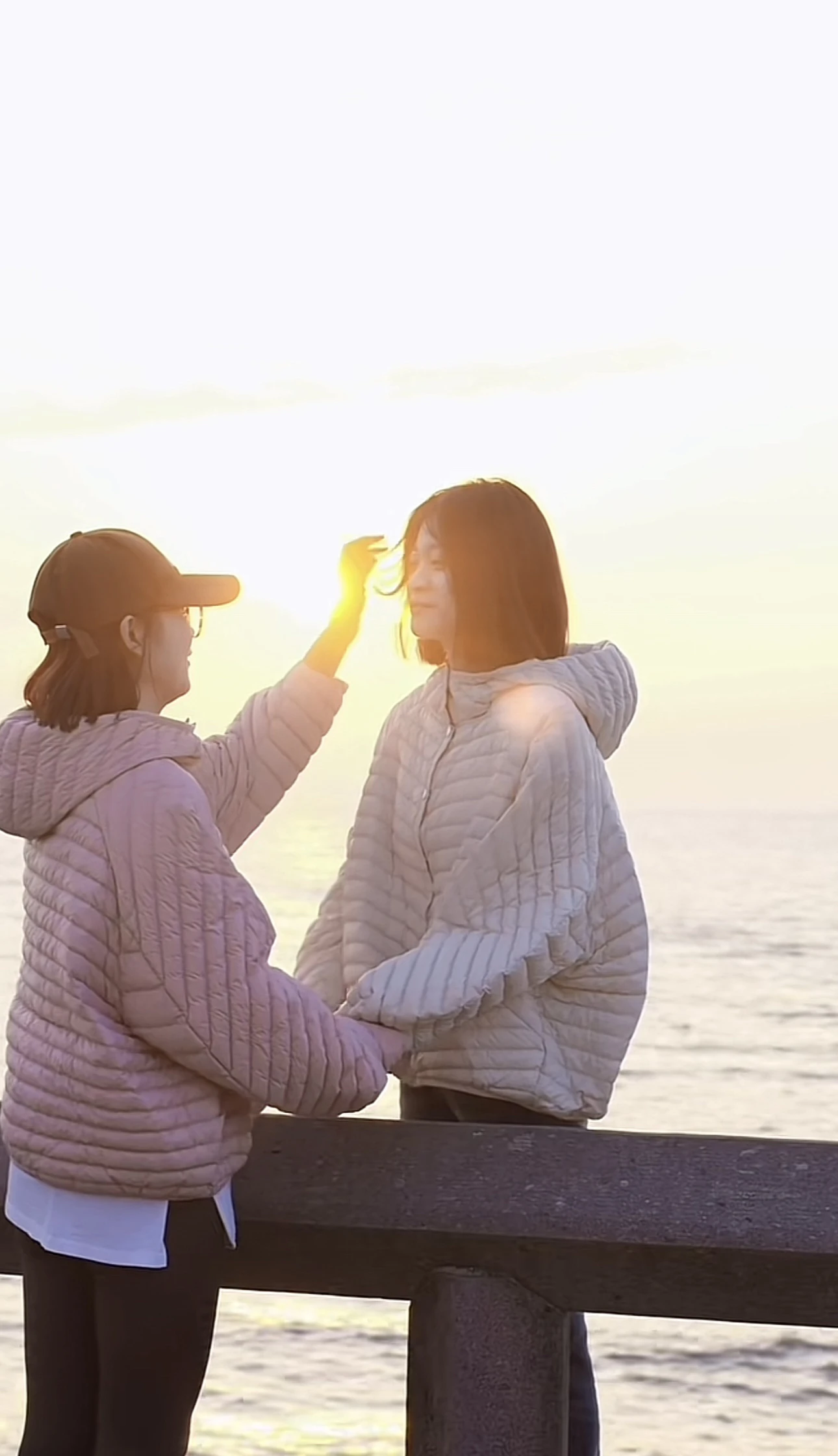 Легкий пуховик с капюшоном осень и зима новый дизайн модная универсальная