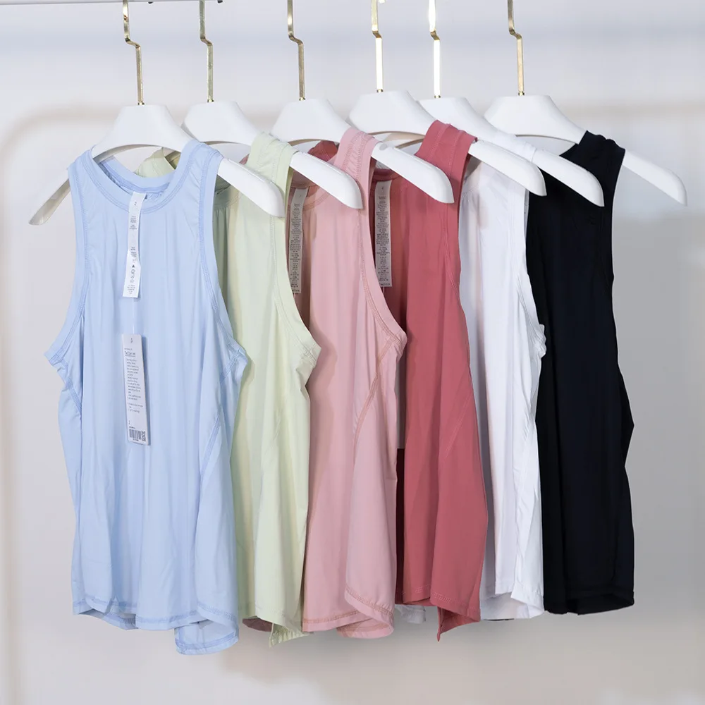 

Майка женская летняя дышащая с логотипом и открытой спиной