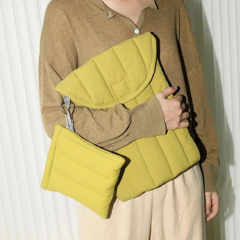 

Winter Women Padded Ipad Bag Puffy Tablet Case Laptop Storage Bags 11 13 Inch Ladies Protective Cover Sleeve Case Female Clutch