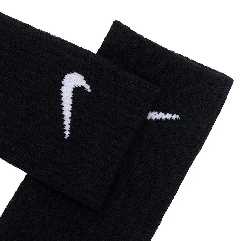 Новое оригинальное поступление мужские спортивные носки NIKE U NK EVERYDAY LTWT CREW 3PR (3