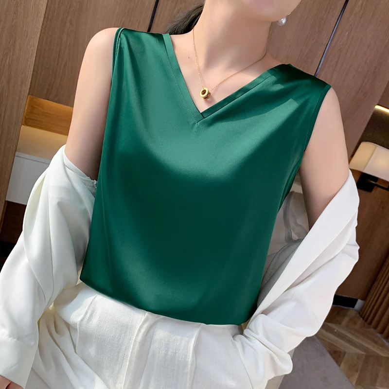 

Satin Short-Sleeve T-Shirt Ladies Silk Inner New Tops 2023 Summer Thin Vest Loose Solid Pullovers Silk V-Neck Bottoming Shirt