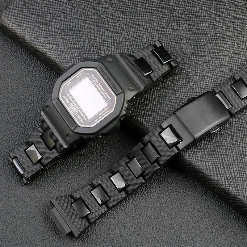 

Black watch belt is suitable for Casio composite plastic watch belt DW5600 / DW6900 / GWM5610GA2100m modified series