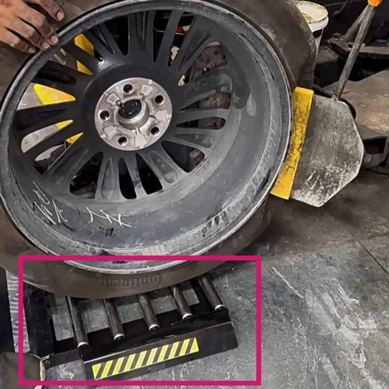 

Вспомогательная подошва для шиномонтажного станка: роликовая пластина для экономии усилий, быстрое снятие шин