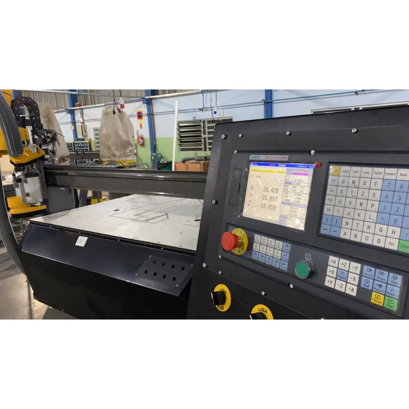 Токарный станок и Сервосистема абсолютного дистанционного управления