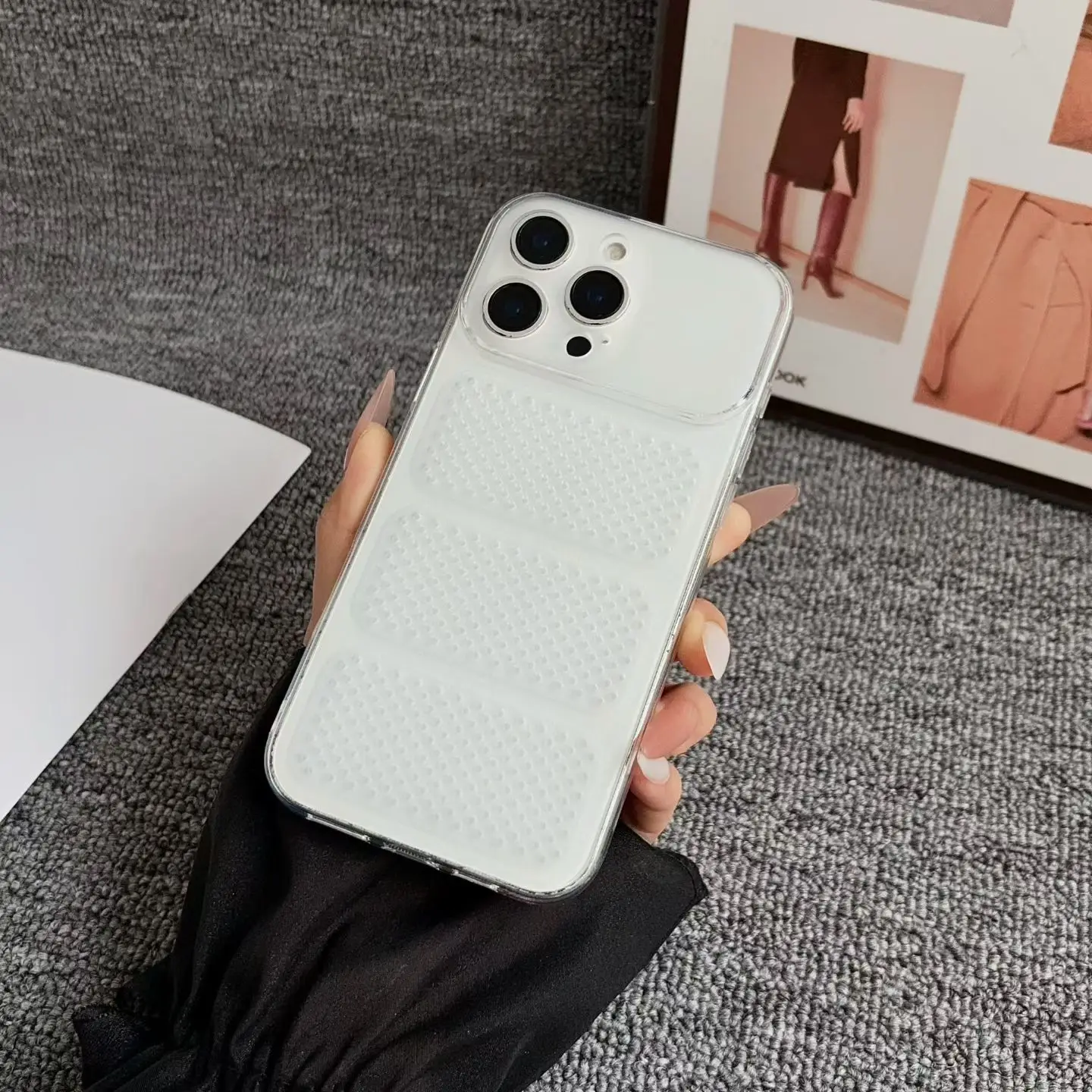 Фото Ультратонкие чехлы для iPhone 15, 16, 17 Pro Max с охлаждением и рассеиванием тепла, сетчатые, дышащие, из мягкого TPU, в конфетных цветах №1