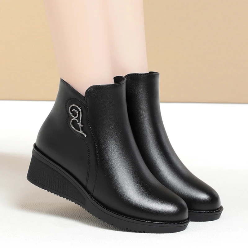 AIYUQI Women Snow Boots Wedge 2023 New Large Size 41 42 Genuine Leather Mom Winter Boots Wool Mid Heel Casual Ladies Short Boots