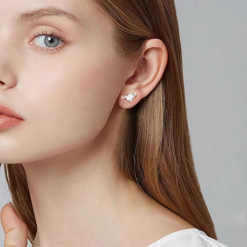 

Женские серьги из серебра 100% пробы, с бриллиантами