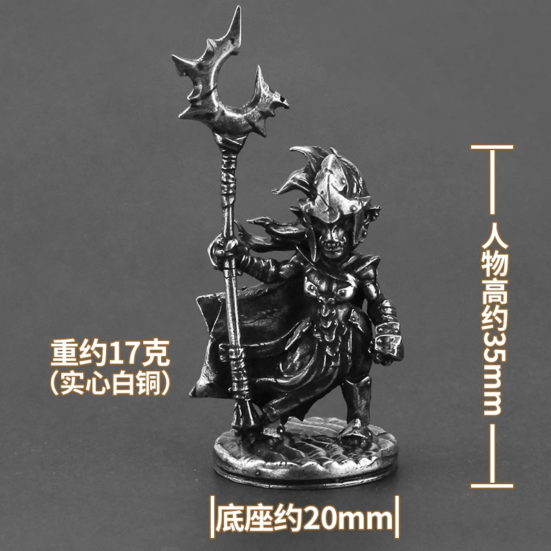 

Металлическая статуэтка гоблина