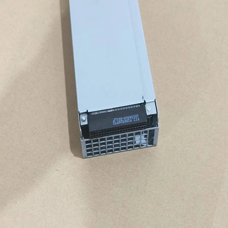 Почти новый оригинальный блок питания для IBM X3550 670 Вт Импульсный 7001134-Y000 7001134-Y002