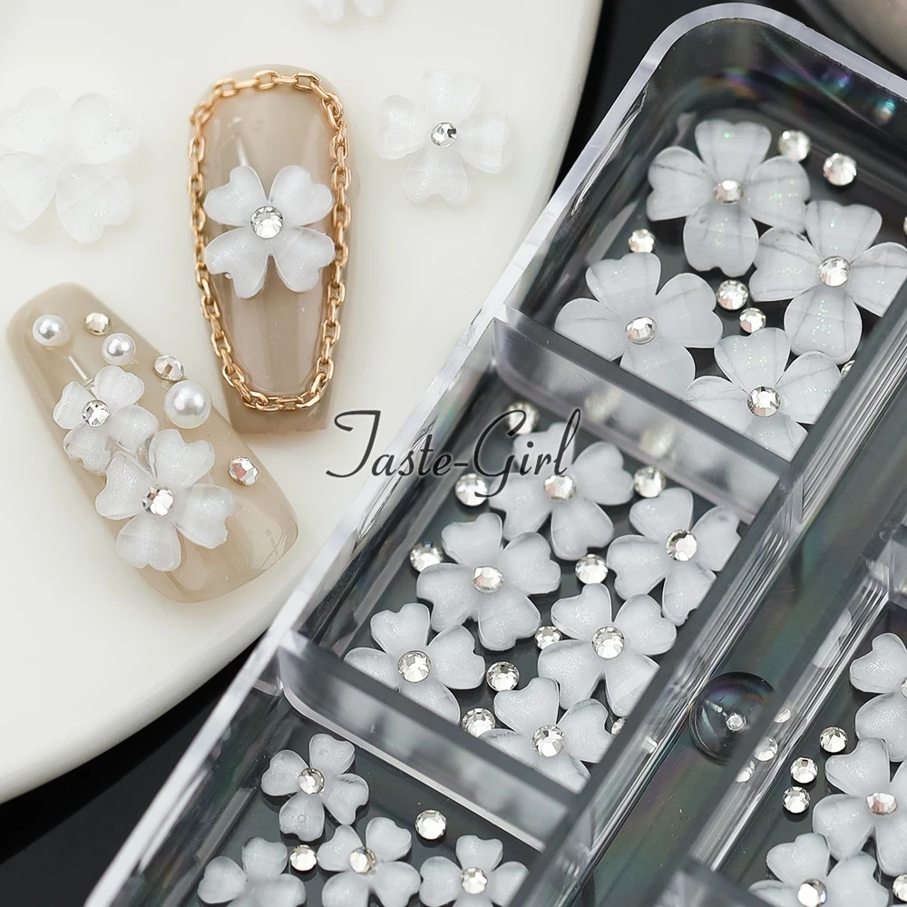 

1 Box 3D Acrylic Flower Nail Art Decorations Mixed Size White Florets Charms Jewelry Gem Beads DIY Nails Design Accessories New