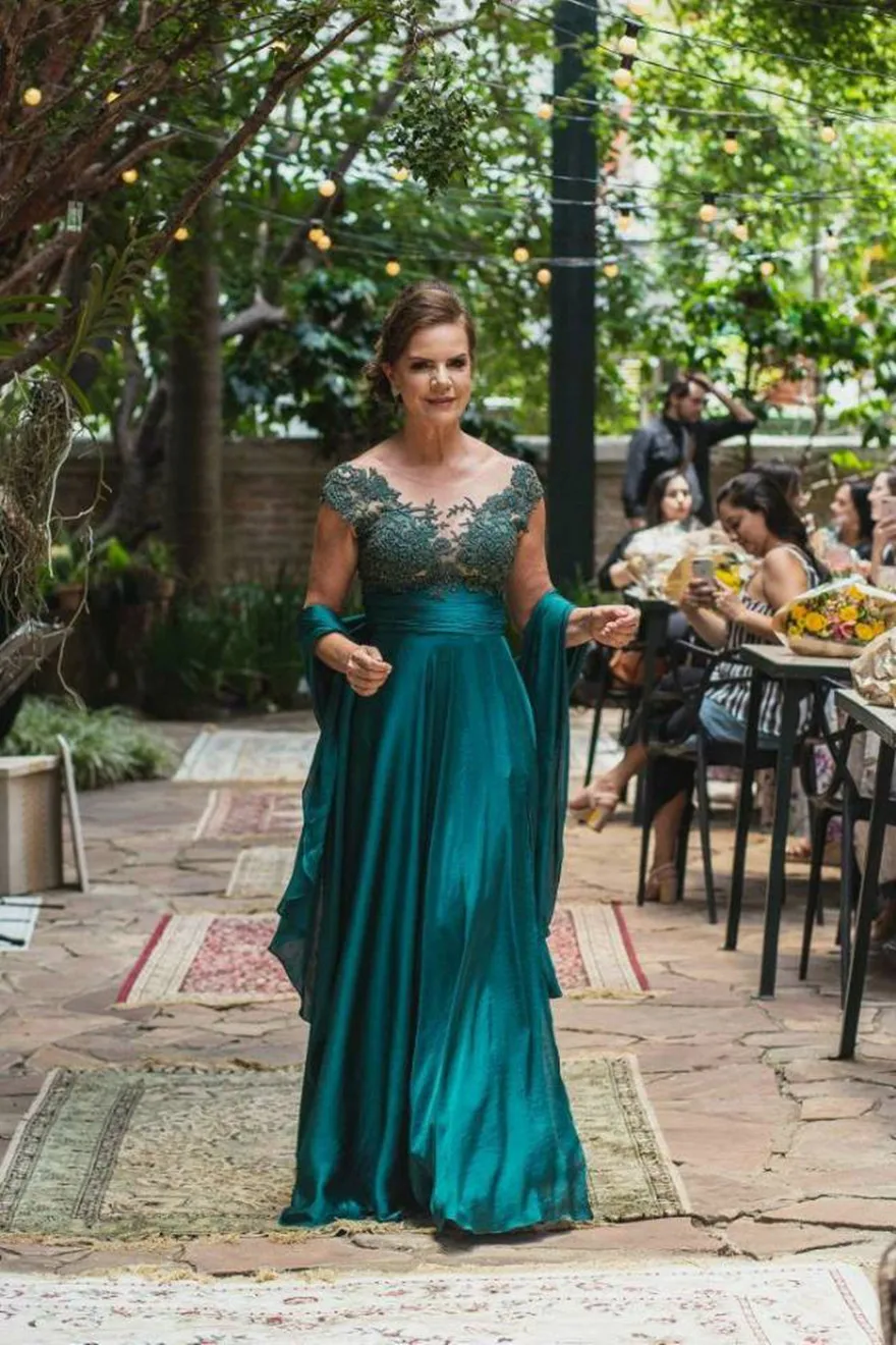 

Floor Length Mother of the Bride Dresses Scoop Neck Applique Capped Sleeves Evening Party Prom Gowns with Wrap Vestidos De Novia