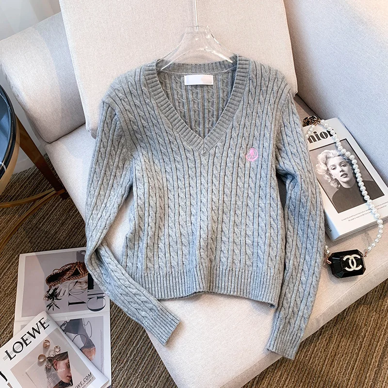 

Autumn new V-neck pullover versatile twist embroidery gray knitted top sweater woman