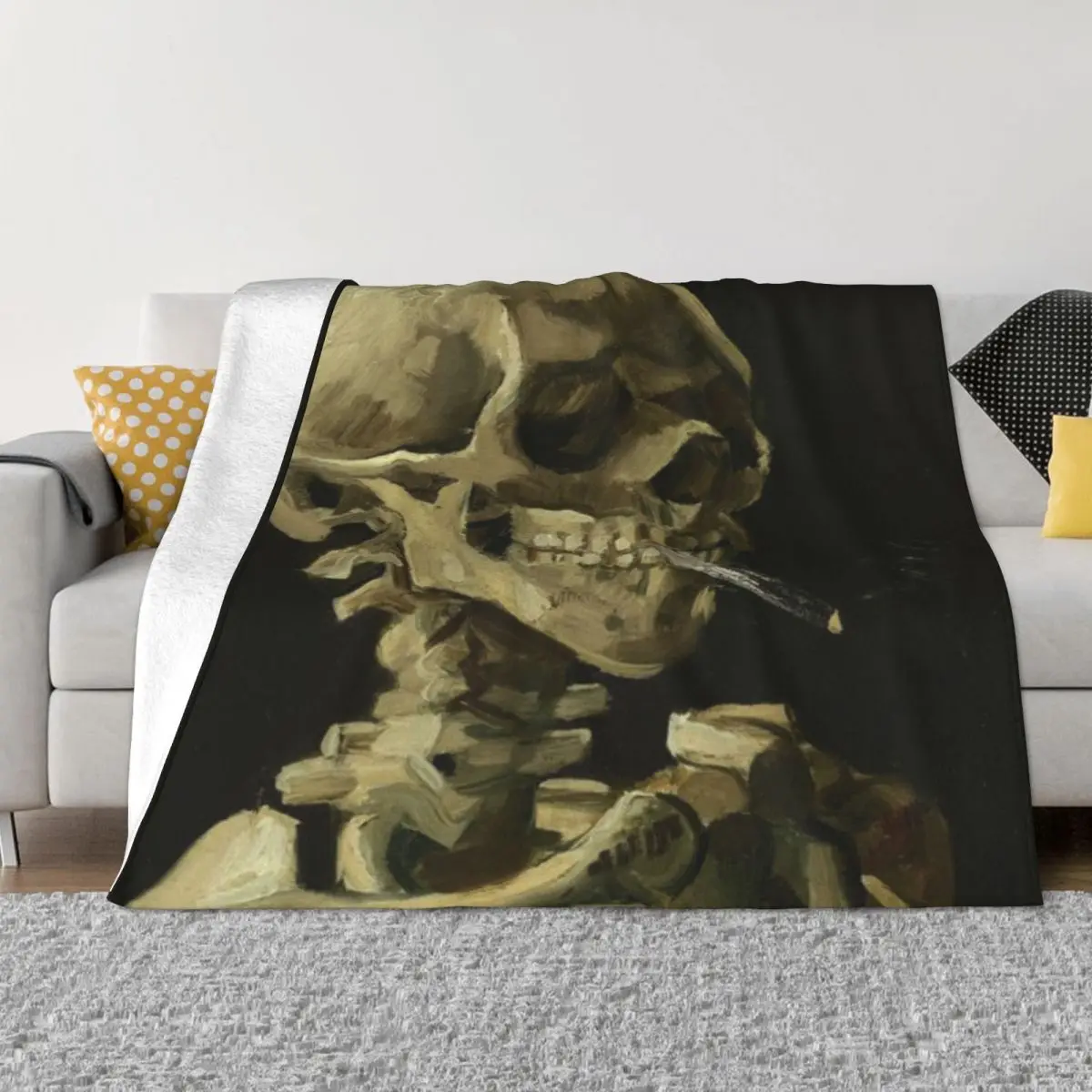 Ультрамягкое одеяло из микрофлиса &quotЧереп скелета с горящей сигаретой (1885 86) от