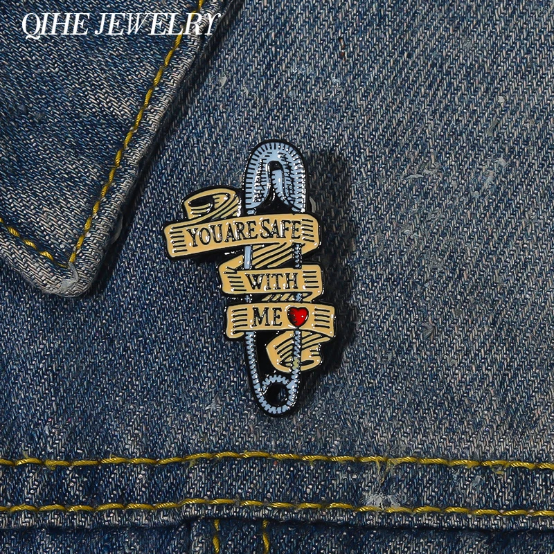 

You Are Safe with Me Pin Purple Paper Clip Pins Quote Badge Jewelry Brooch Metal Lapel Backpack Hat Accessories for Friends Gift