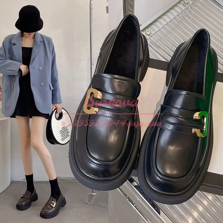 2022New Thin Velvet Spring Autumn Black Thick Soled Leather Small Shoes Flat Heels Women's Shallow Mouth Loafers Metal Decor
