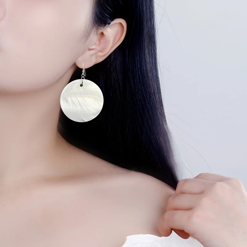 Белые серьги-ракушки с круглыми зажимами для ушей без перфорации