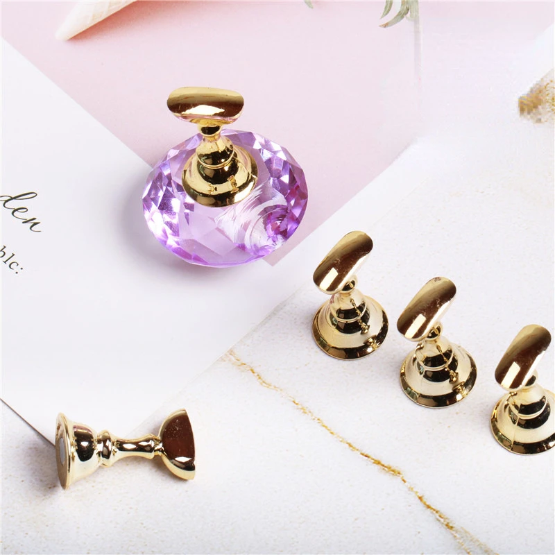 

Magnetic Nail Holder Practice Training Display Stand Acrylic Crystal Holders Nail Tip Salon Diy Manicure Tools