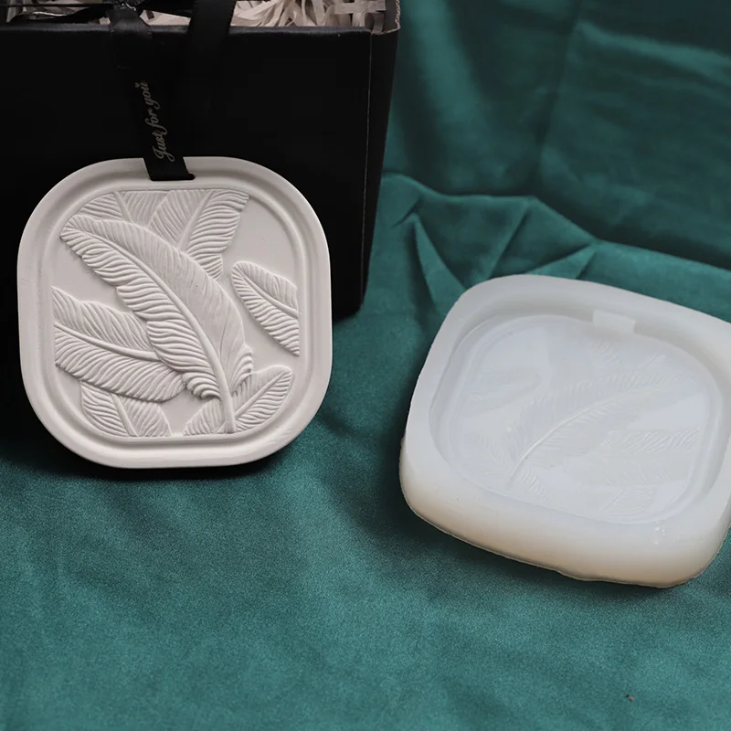 

DIY Leaf Aroma Wax Pendant Silicone Mold Aromatherapy Flower Gypsum Plaster Silicon Molds Crafts For Car Decoration