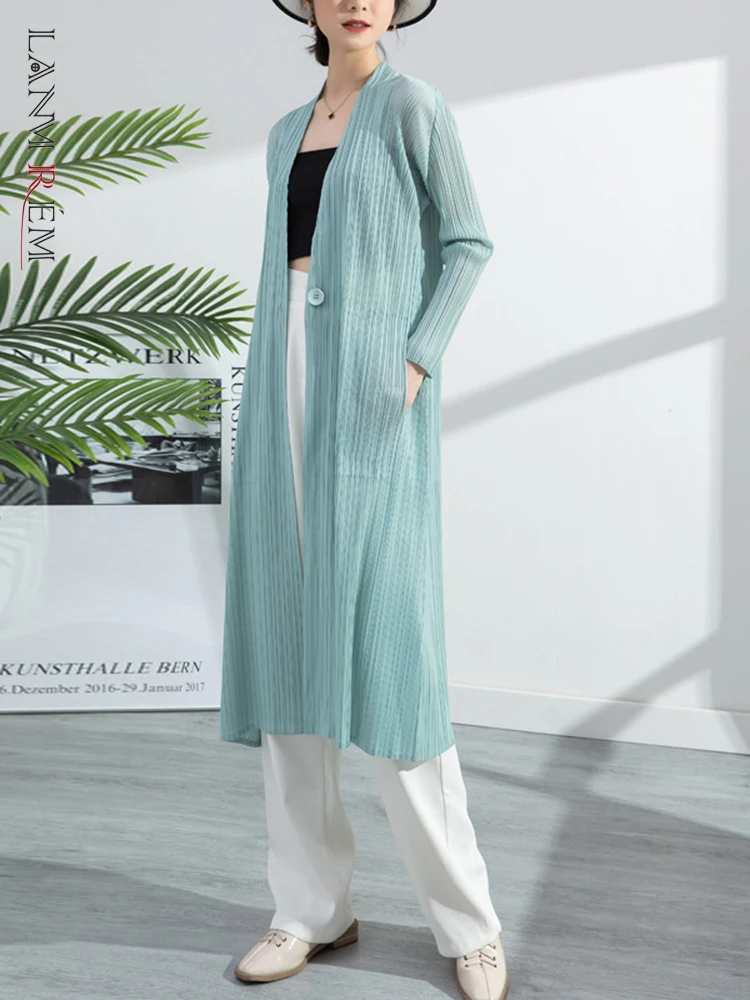 

LANMREM Pleated Trench Coat Women Long Sleeve Single Button Solid Color Slim Fit 2022 Summer Fashion Female Clothing 2I352