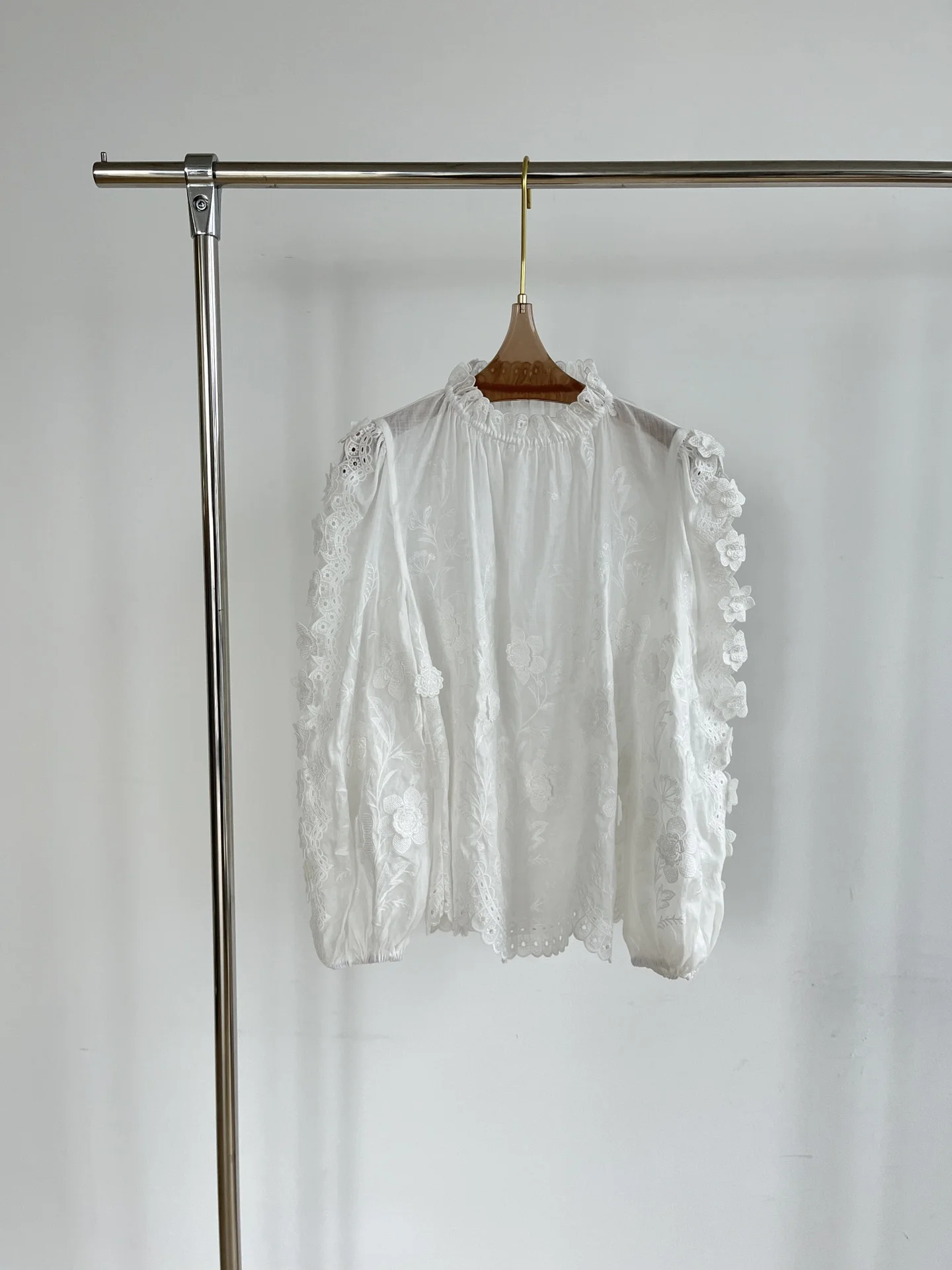 

2022 New Spring Shirts Haute Couture Rosa Hollow Out Embroidery High Quality Women Tops Ramie Handmade Appliques Blouse