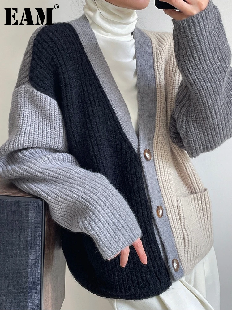 

[EAM] Gray Color-block Big Size Knitting Cardigan Sweater V-Neck Long Sleeve Women New Fashion Tide Autumn Winter 2023 1DF2182