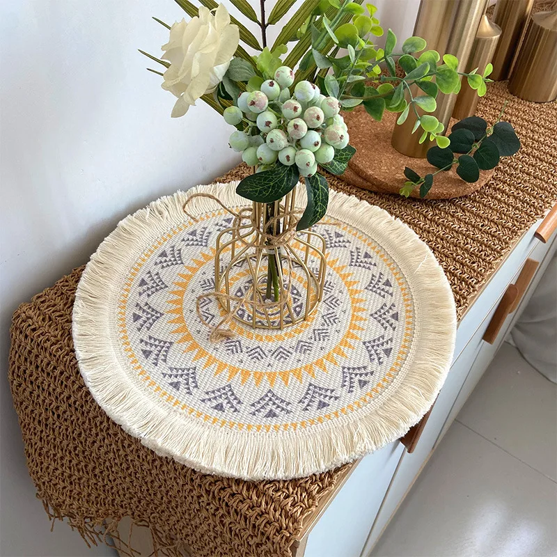 Light Luxury Bohemian Style Woven Cotton Placemat Nordic Fabric Tassel Heat Proof Mat Anti-Scald Pan Home Decorative Pad |