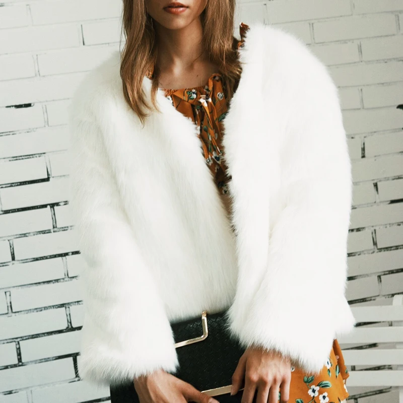 Thick Coat Women New Winter Luxurious Faux Fur Fox Fur Coat Solid Oversize Woman Warm Faux Fur Jacket V Neck Overcoat Short