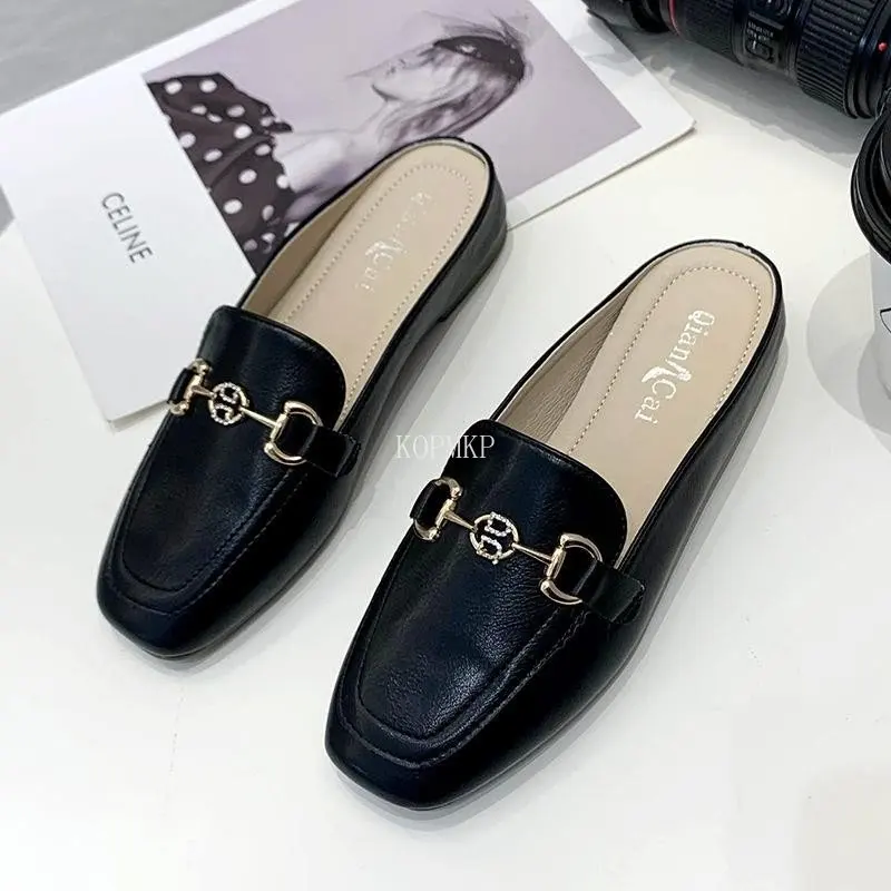 

Женские шлепанцы с металлической цепочкой, Размеры 35-43