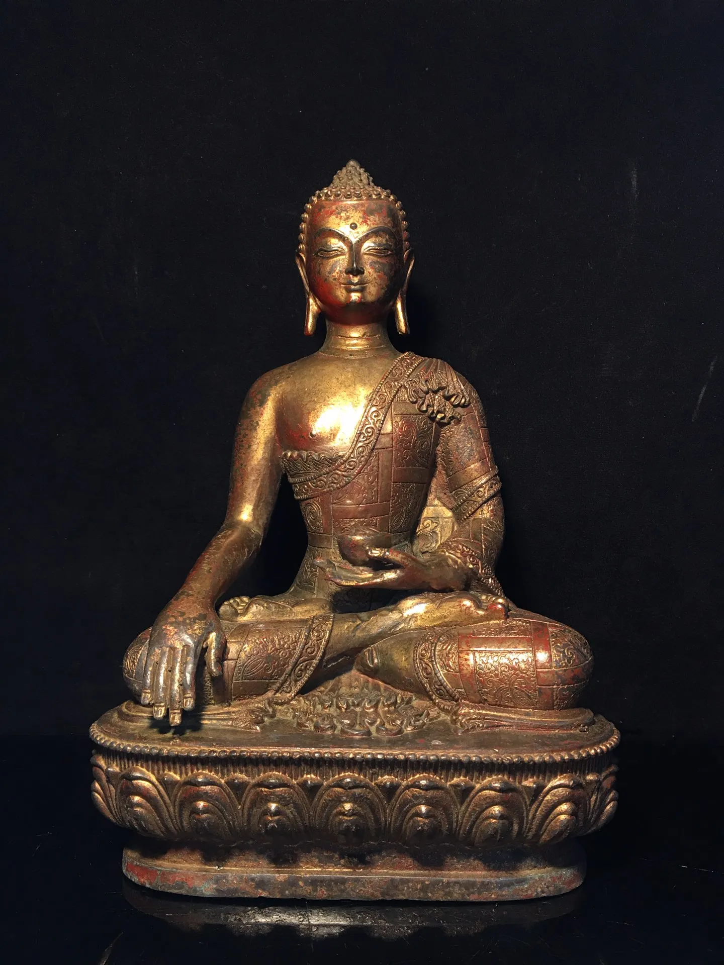 

12"Tibetan Temple Collection Old Bronze Cinnabar Muddy gold Shakyamuni Buddha Lotus Platform Worship Hall Town House Exorcism