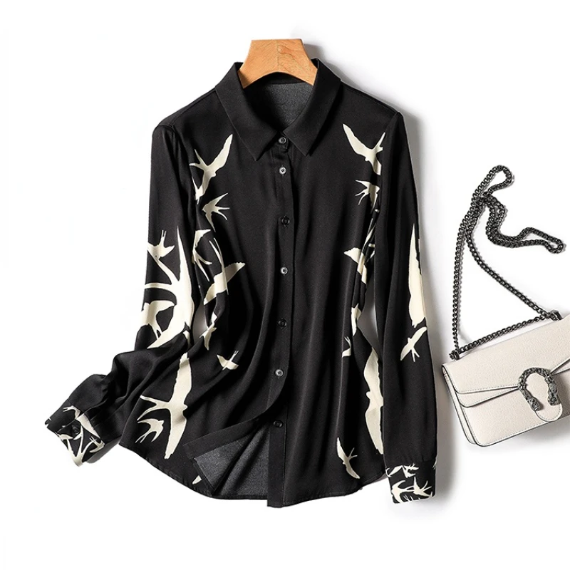

Блузка Женская атласная с длинным рукавом, повседневная шелковая рубашка с принтом птиц, топ свободного покроя с отложным воротником, лето ...