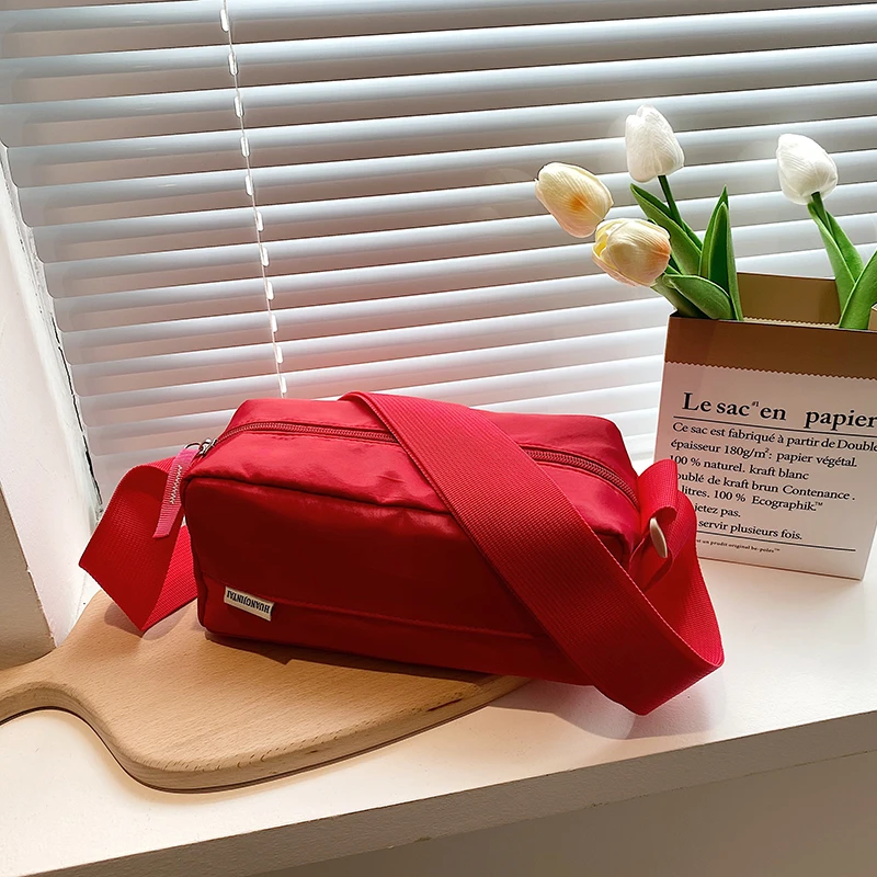 

Ladies Fashion Shoulder Bags Women Waterproof Nylon Handbag Zipper Purses Messenger Crossbody Bag Travel Casual Mini Chest Bag