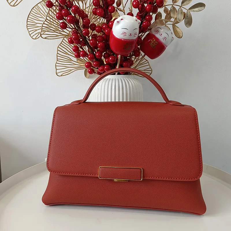

2022 Women's Leather Shoulder Bag Solid Color Large Capacity Interval Handbag Cowhide Messenger Bag