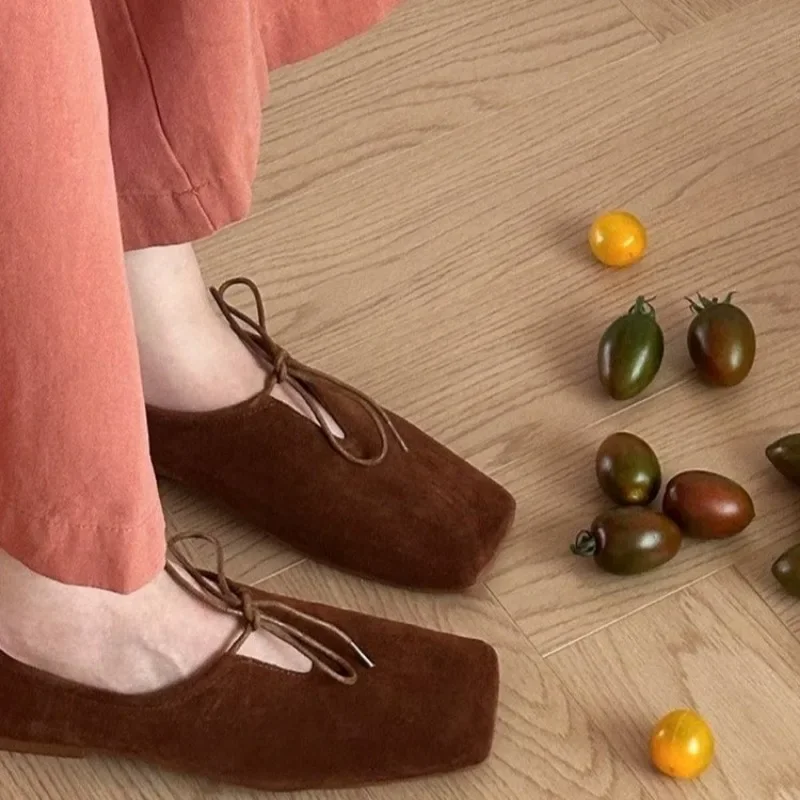 Женские лоферы в стиле ретро замшевые туфли на плоской подошве с квадратным