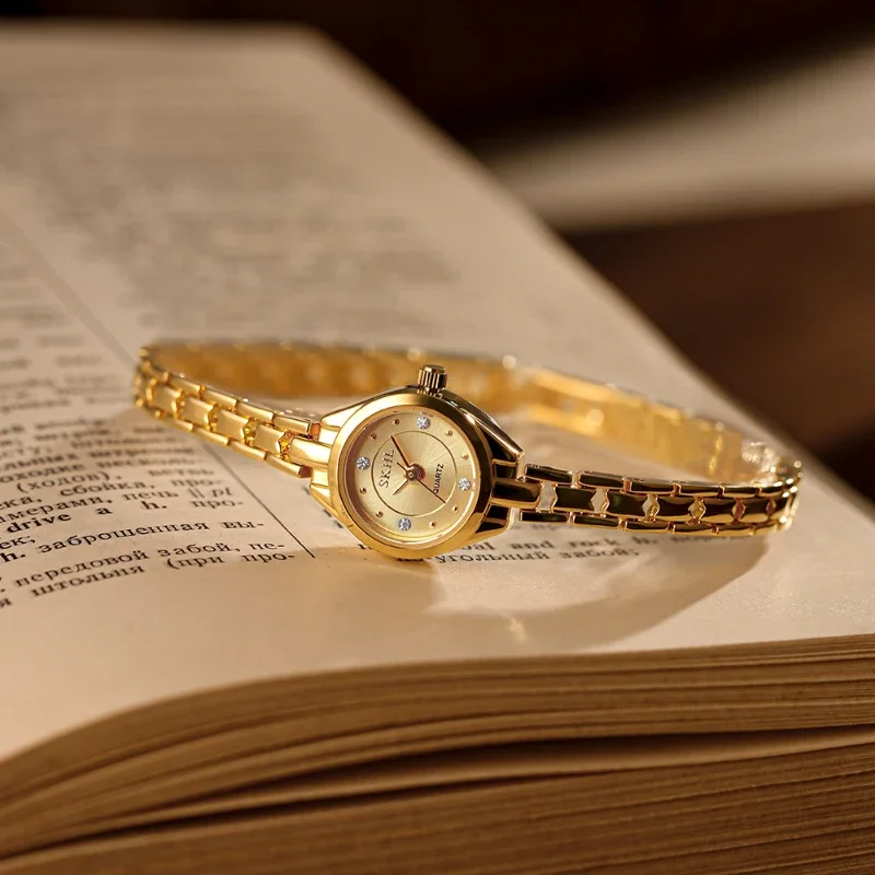 Кварцевые наручные часы