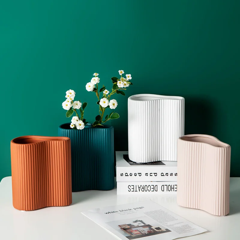 

2022 креативное украшение для дома, особая форма, искусственная керамическая ваза в скандинавском стиле, современное минималистичное украше...