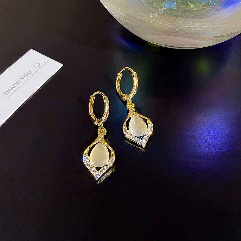 

Trendy Hoop Earrings Geometry Opal Flash For Women Girls Metal Chain Jewelry Ladies Classic Fashion Gift Wedding Party