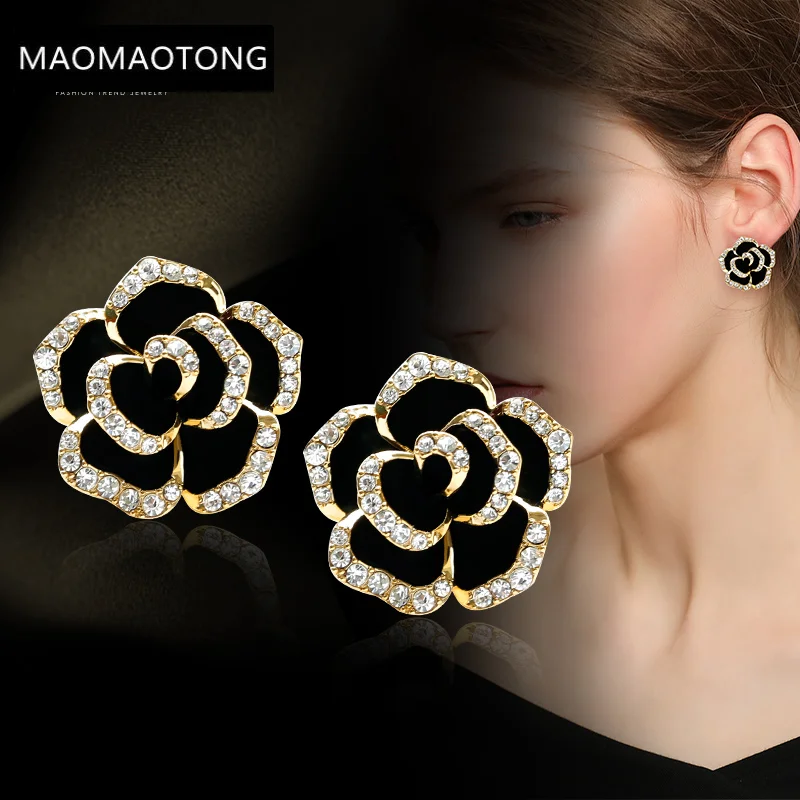 

Classic Europe Hot Sale 2022 New European Famous Brand Luxury Jewelry Earrings For Women Cherry Blossoms Florals Ear Pin Stud