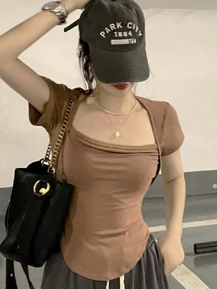 

Корейская шикарная летняя простая темпераментная облегающая футболка с квадратным воротником и открытой шеей с тонким асимметричным подо...